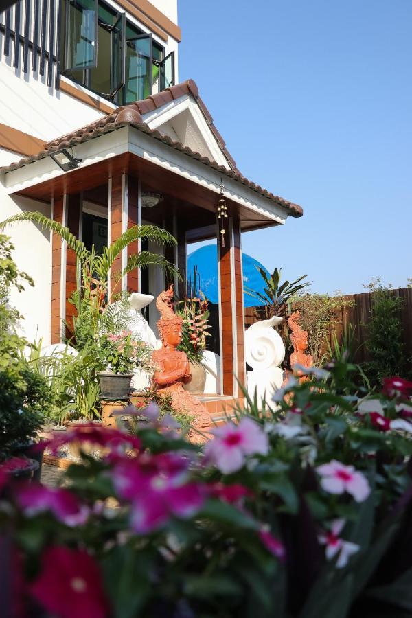 Puak Taem Boutique Hotel Chiang Mai Exterior foto